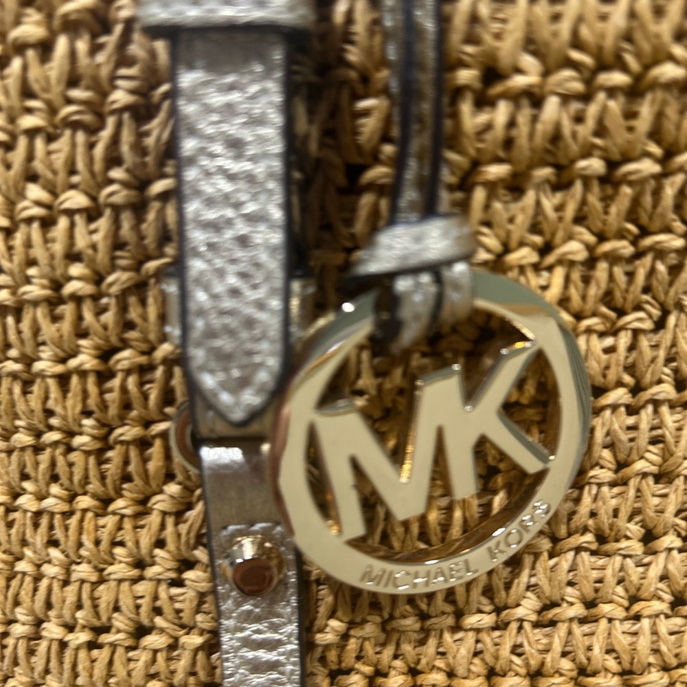 Michael Kors tan Woven straw Tote gold leather straps studded logo charm - Picture 3 of 11